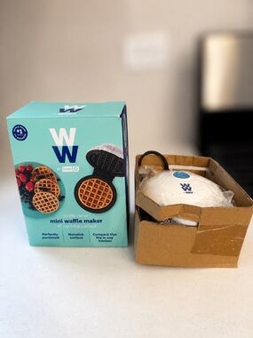 Weight Watchers White Mini Waffle Maker